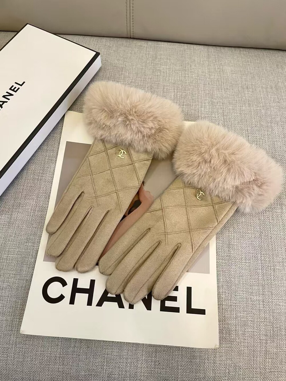 Chanel Beige Quilted Fur Trim Gloves